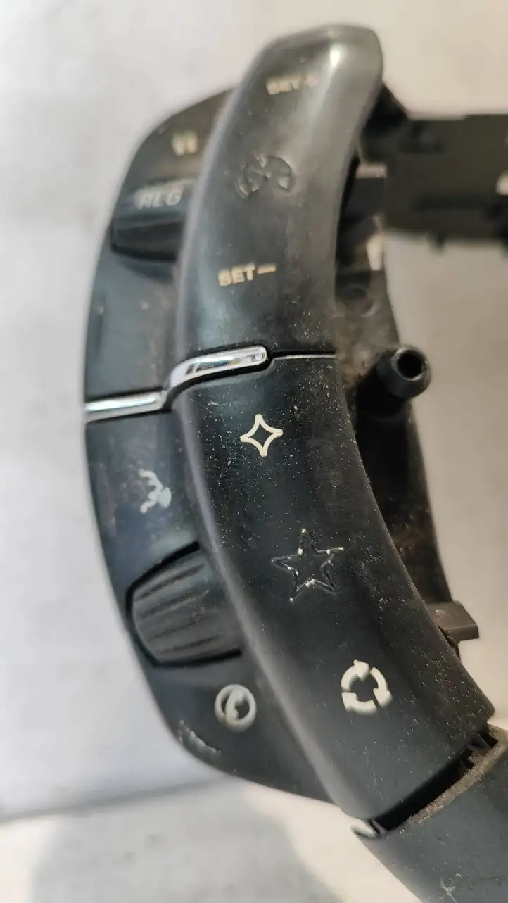 Citroen C4 I Picasso (2006 - 2013) 96624939ZD Кнопки на рулевом колесе — фото 2