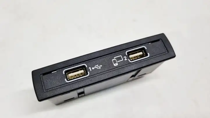 Mercedes-Benz SL R231 (2012 - 2019) A1728200200 USB модуль — фото 1