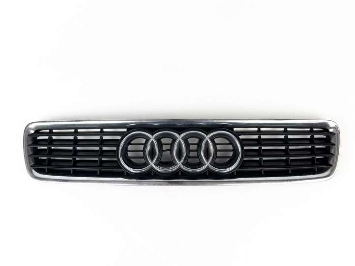 8d0853651r Audi A4 S4 B5 8D Grotelės priekinės