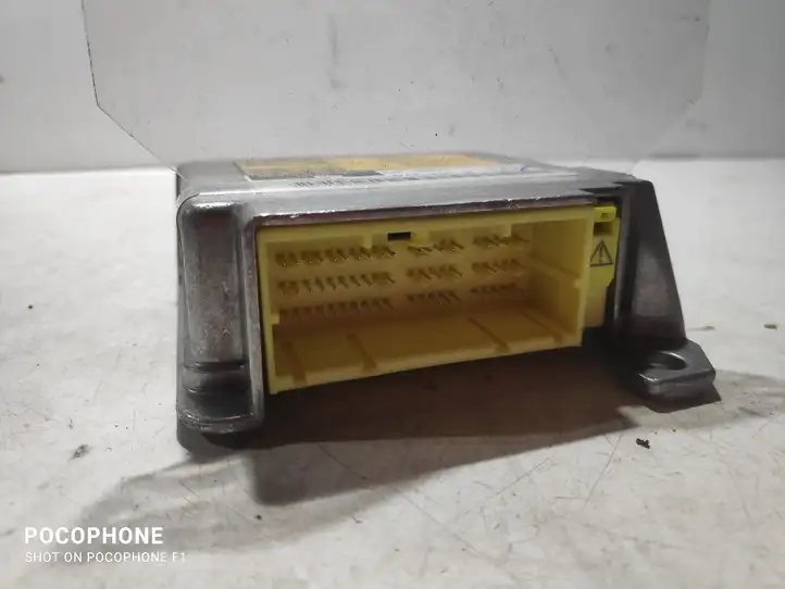 Lexus IS 220 (2005 - 2010)  8917053110 Блок управления надувных подушек