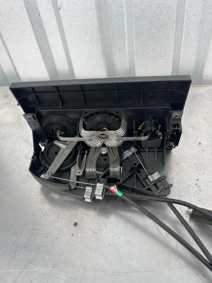 Volkswagen Transporter - Caravelle T4 (1990 - 2003) 701819045B Блок управления климат-контролем — фото 10