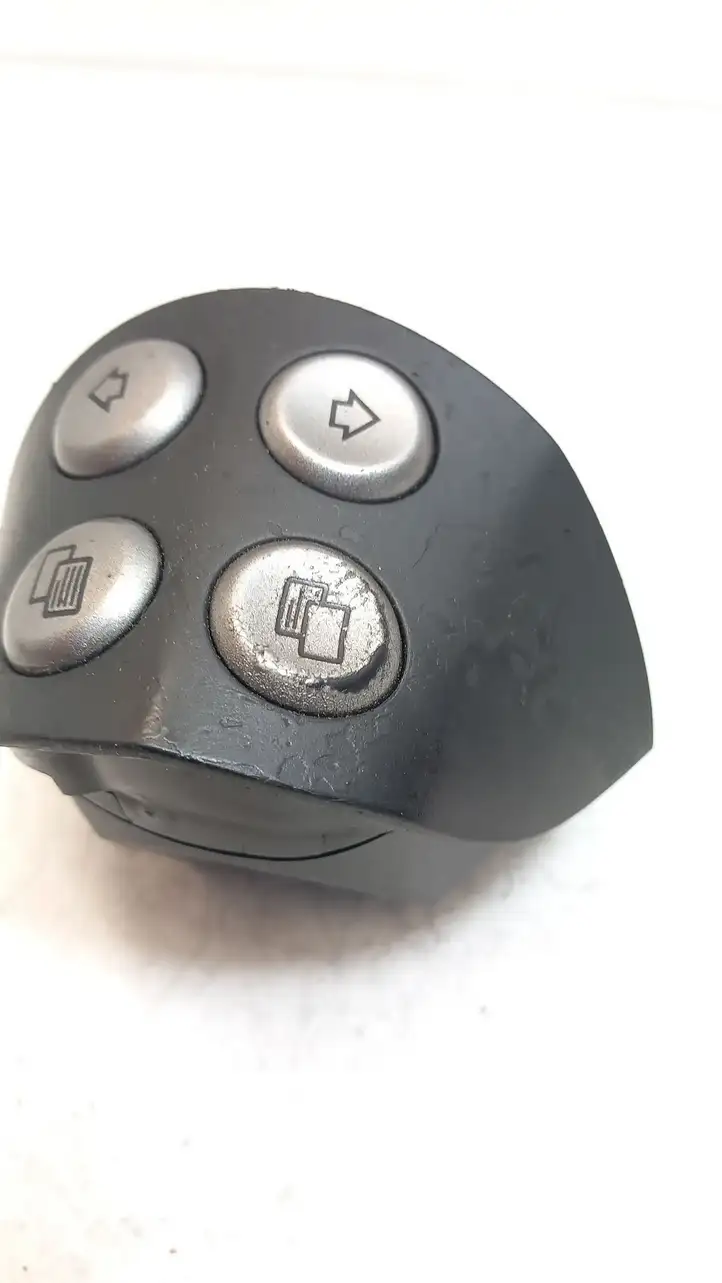 Mercedes-Benz SLK R171 (2005 - 2011) A1718206610 Кнопки на рулевом колесе — фото 3