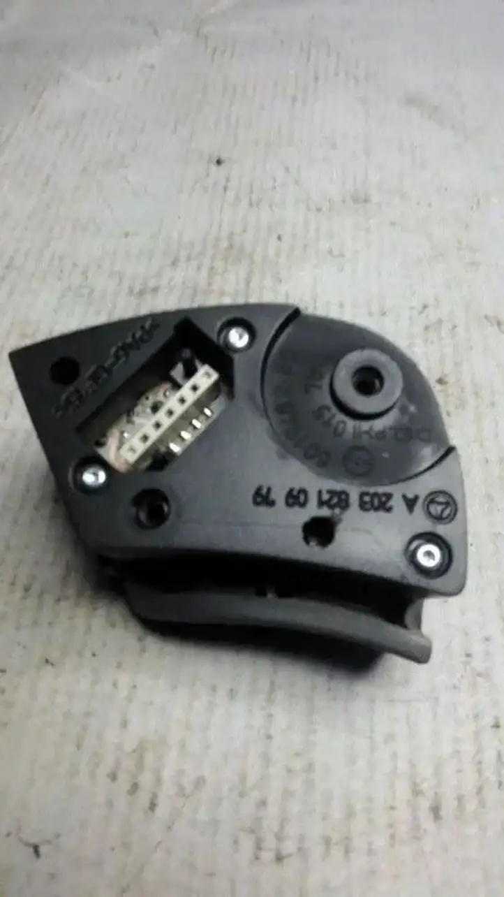 Mercedes-Benz C W203 (2000 - 2007) A2038210979 Кнопки на рулевом колесе — фото 2