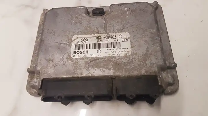 Volkswagen  New Beetle (1997 - 2005)  06A906018AD Блок управления двигателя