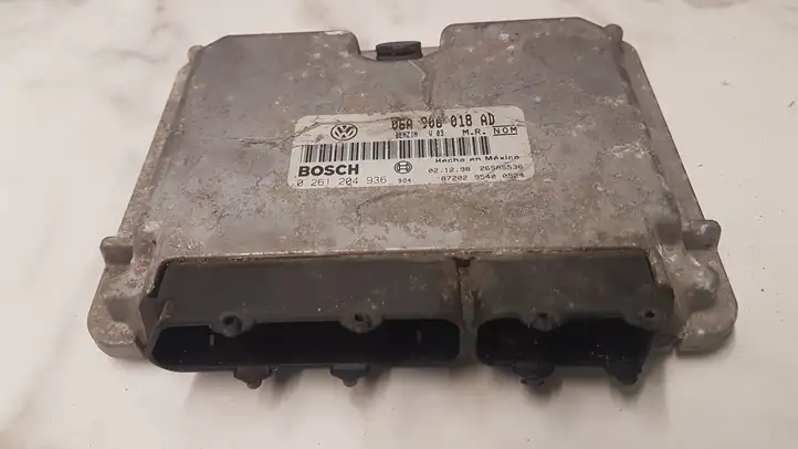 Volkswagen  New Beetle (1997 - 2005)  06A906018AD Блок управления двигателя