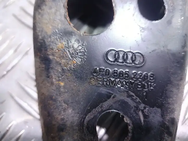 Audi A6 S6 C6 4F (2004 - 2008) 4F0505220B Деталь задней подвески — фото 3