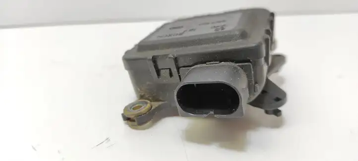 Volkswagen PASSAT B5.5 (2001 - 2005) 0132801149 Двигатель задвижки потока воздуха — фото 2