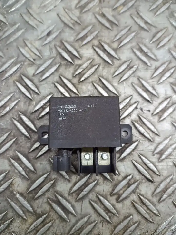 BMW 3 E90 E91 (2005 - 2012)   Реле загрузки