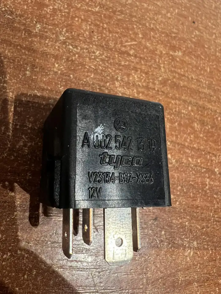 Mercedes-Benz E W210 (1995 - 2002) A0025421319 Реле аварийных фонарей — фото 4