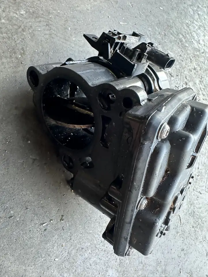 BMW 3 F30 F35 F31 (2012 - 2018) 8512452 Дроссельная заслонка — фото 6