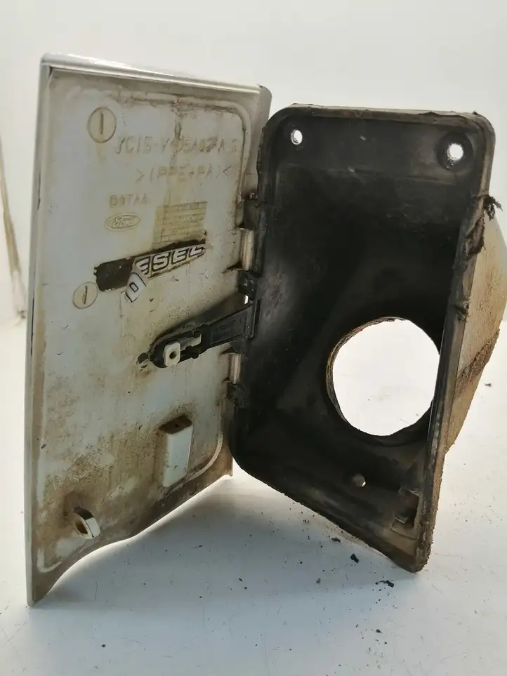Ford Transit (2000 - 2006) YC15V405A02AG Крышка топливного бака — фото 2