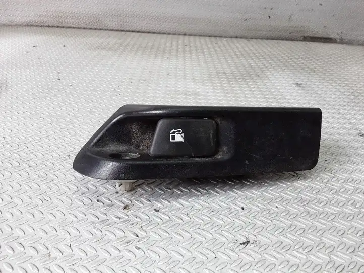 Toyota Yaris (2005 - 2009) Ручка открытия лючка бензобака — фото 1