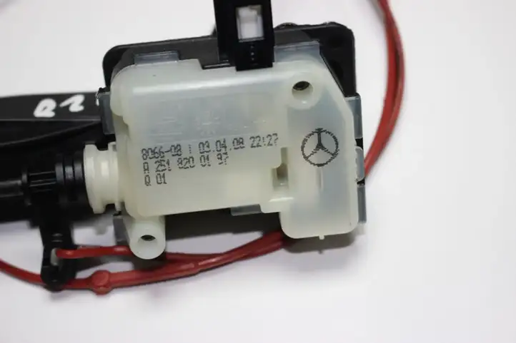 Mercedes-Benz GL X164 (2006 - 2012) A2518200197 Замок крышки топливного бака — фото 2