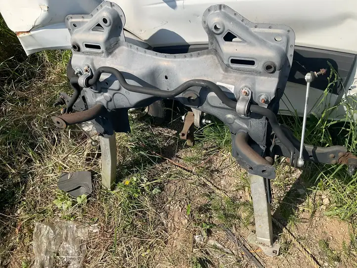 Alfa Romeo Giulietta (2010 - ) 00505216410 Передняя балка подвески — фото 3