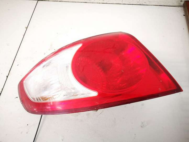 Hyundai Santa Fe (2005 - 2009)  924012b000 Задний фонарь в кузове