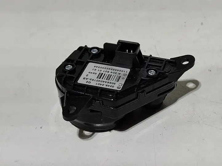Mercedes-Benz C W204 (2007 - 2014) A2048210151 Кнопки на рулевом колесе — фото 2