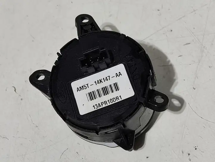 Ford Kuga II (2013 - 2019) AM5T14K147AA Кнопки на рулевом колесе — фото 2