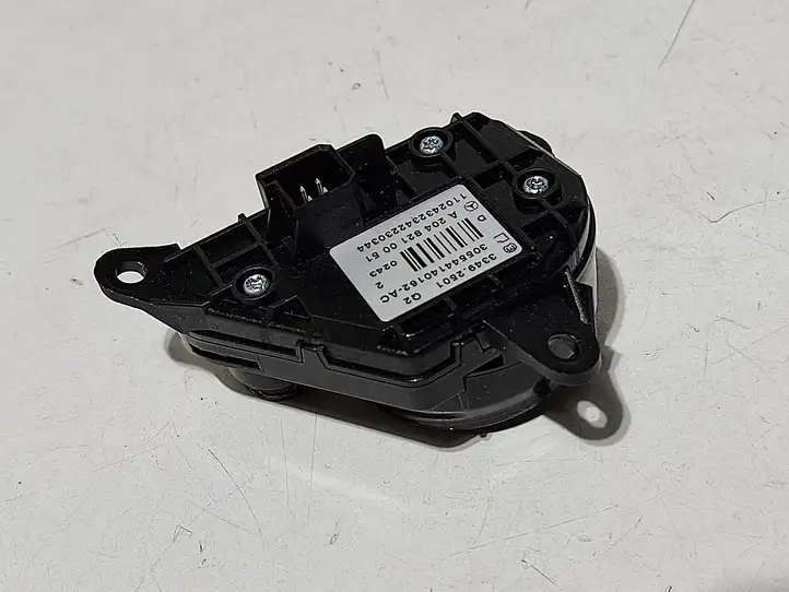 Mercedes-Benz C W204 (2007 - 2014) A2048210051 Кнопки на рулевом колесе — фото 2