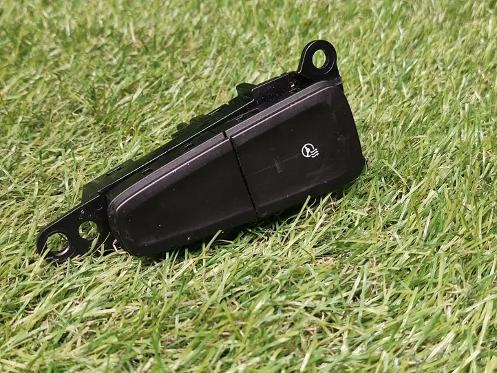 Ford Focus (2011 - 2015) F1ET14B436AA Кнопки на рулевом колесе — фото 1