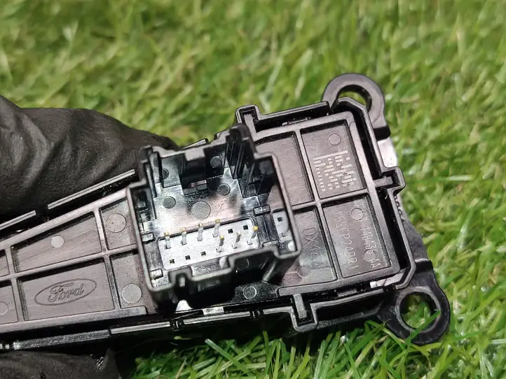Ford Focus (2011 - 2015) F1ET14B436AA Кнопки на рулевом колесе — фото 2