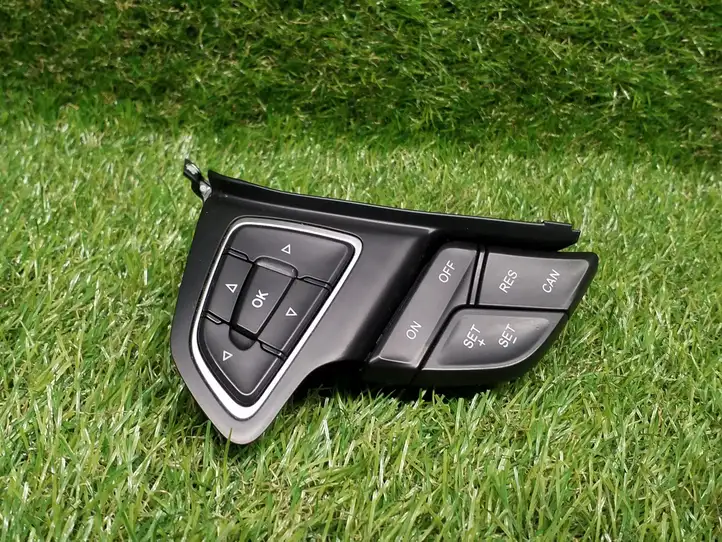 Ford Focus (2011 - 2015) F1ET9E740BB Кнопки на рулевом колесе — фото 1