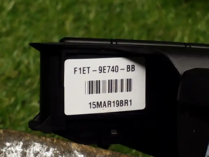 Ford Focus (2011 - 2015) F1ET9E740BB Кнопки на рулевом колесе — фото 2