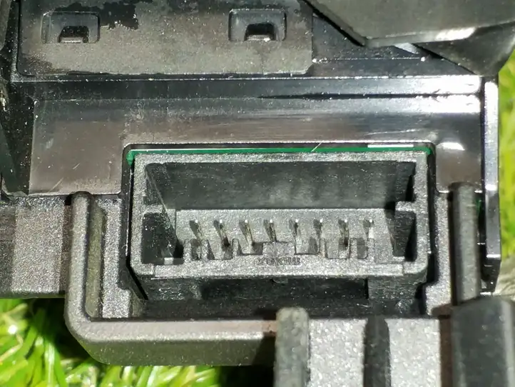 Ford Focus (2011 - 2015) F1ET9E740BB Кнопки на рулевом колесе — фото 3