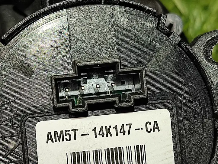 Ford Escape III (2013 - 2019) AM5T14K147CA Кнопки на рулевом колесе — фото 3