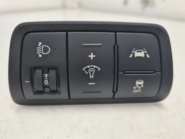 Hyundai i20 (GB IB) (2014 - 2018) 93300C8AAC Блок кнопок на панели — фото 1