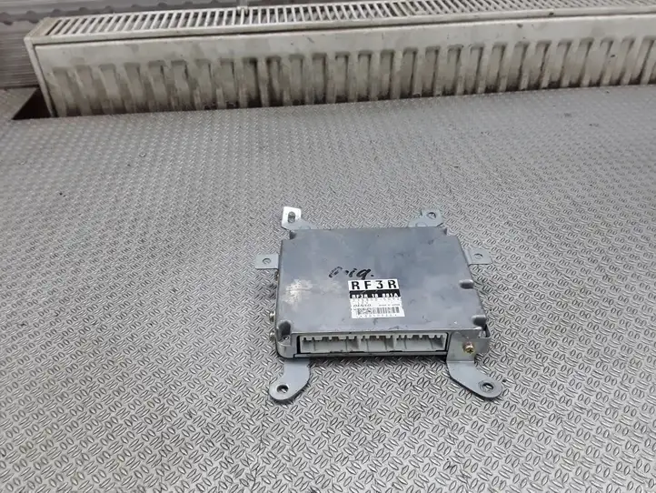 Mazda Premacy (1999 - 2005)  RF3R18881A Блок управления двигателя