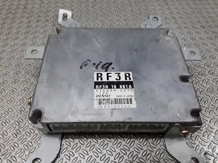 Mazda Premacy (1999 - 2005)  RF3R18881A Блок управления двигателя