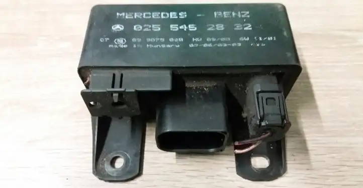 Mercedes-Benz Vito Viano W638 (1996 - 2003) 0255452832 Реле накала свечей — фото 5