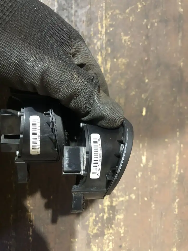 Mercedes-Benz E W211 (2002 - 2009) A2118206110 Кнопки на рулевом колесе — фото 3