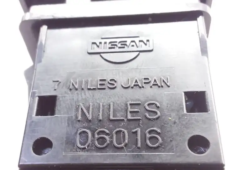 Nissan X-Trail T30 (2001 - 2007) NILES06016 Кнопка обогрева стекла — фото 5
