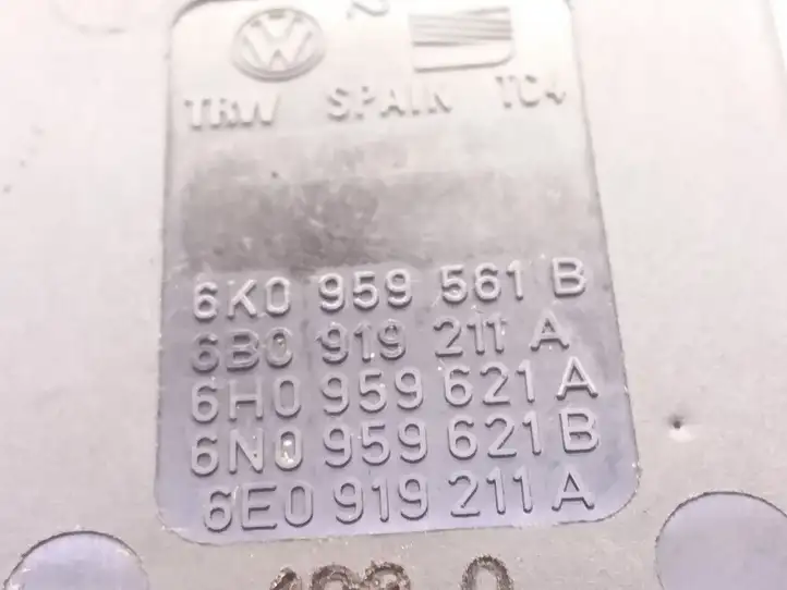 Volkswagen Polo III 6N 6N2 6NF (1994 - 2001) 6B0919211A Кнопка обогрева стекла — фото 4