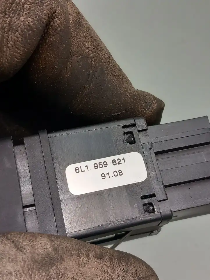 Seat Ibiza III (6L) (2002 - 2008) 6L1959621 Кнопка обогрева стекла — фото 3