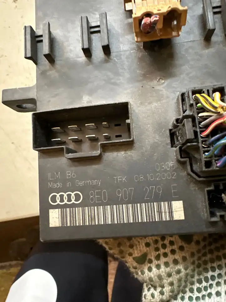 Audi A4 S4 B6 8E 8H (2000 - 2006) 8E0907279E Модуль комфорта — фото 2