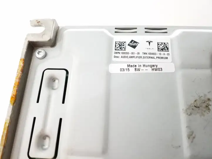 Tesla Model S (2016 - 2021) 100483310A Усилитель звука — фото 3