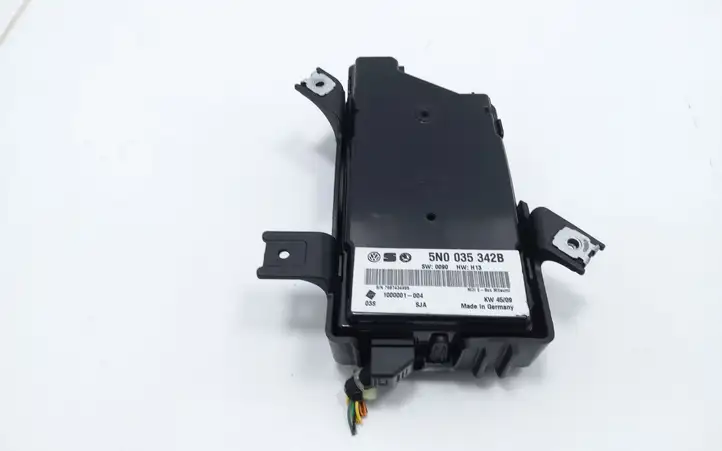 Volkswagen PASSAT CC (2008 - 2012) 5N0035342B Контроллер мультимедийной системы — фото 1