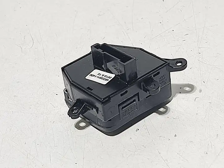 Kia Ceed (2012 - 2015) 49D29H1400 Кнопки на рулевом колесе — фото 2