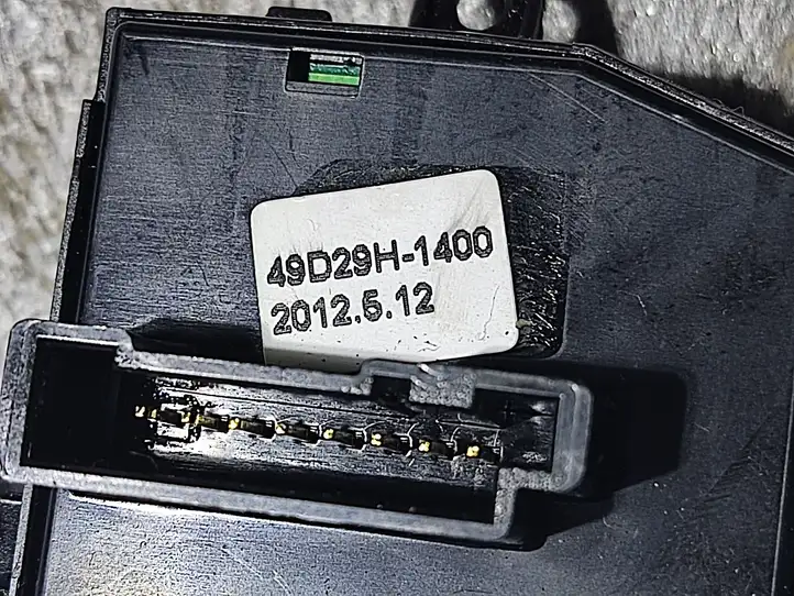 Kia Ceed (2012 - 2015) 49D29H1400 Кнопки на рулевом колесе — фото 4