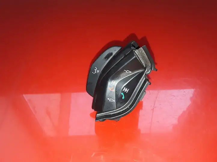 Ford Focus (2011 - 2015) AM5T14K147DB Кнопки на рулевом колесе — фото 1