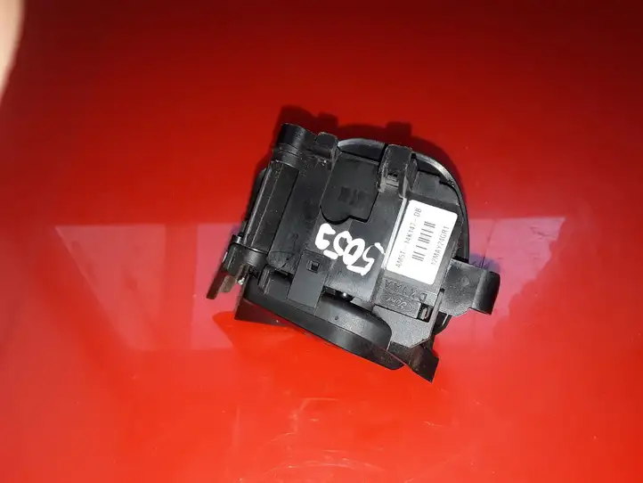 Ford Focus (2011 - 2015) AM5T14K147DB Кнопки на рулевом колесе — фото 2