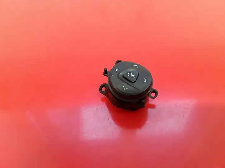Ford Focus Grand C-MAX (2010 - 2019) AM5T14K147BA Кнопки на рулевом колесе — фото 1