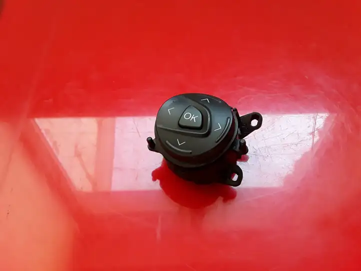 Ford Focus (2011 - 2015) AM5T14K147AA Кнопки на рулевом колесе — фото 1