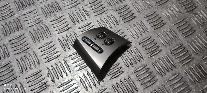Jaguar XF X250 (2007 - 2015) 8X2314K147AA Кнопки на рулевом колесе — фото 1