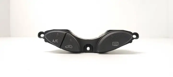 Ford Focus (1998 - 2004) YS4T19A945BA Кнопка обогрева стекла — фото 1