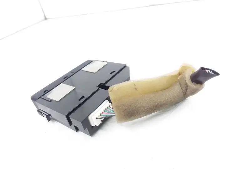 Toyota Avensis T250 (2006 - 2009) 8479005130 Кнопка обогрева стекла — фото 2