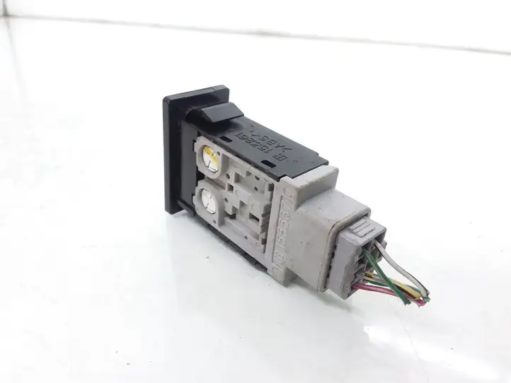 Toyota Avensis T250 (2006 - 2009) 153337 Кнопка обогрева стекла — фото 2