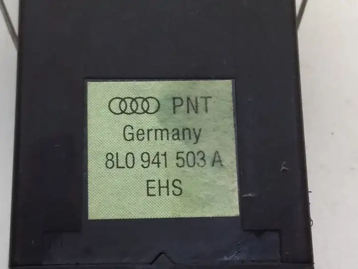 Audi A3/S3 8L (2000 - 2003) 8L0941503A Кнопка обогрева стекла — фото 3